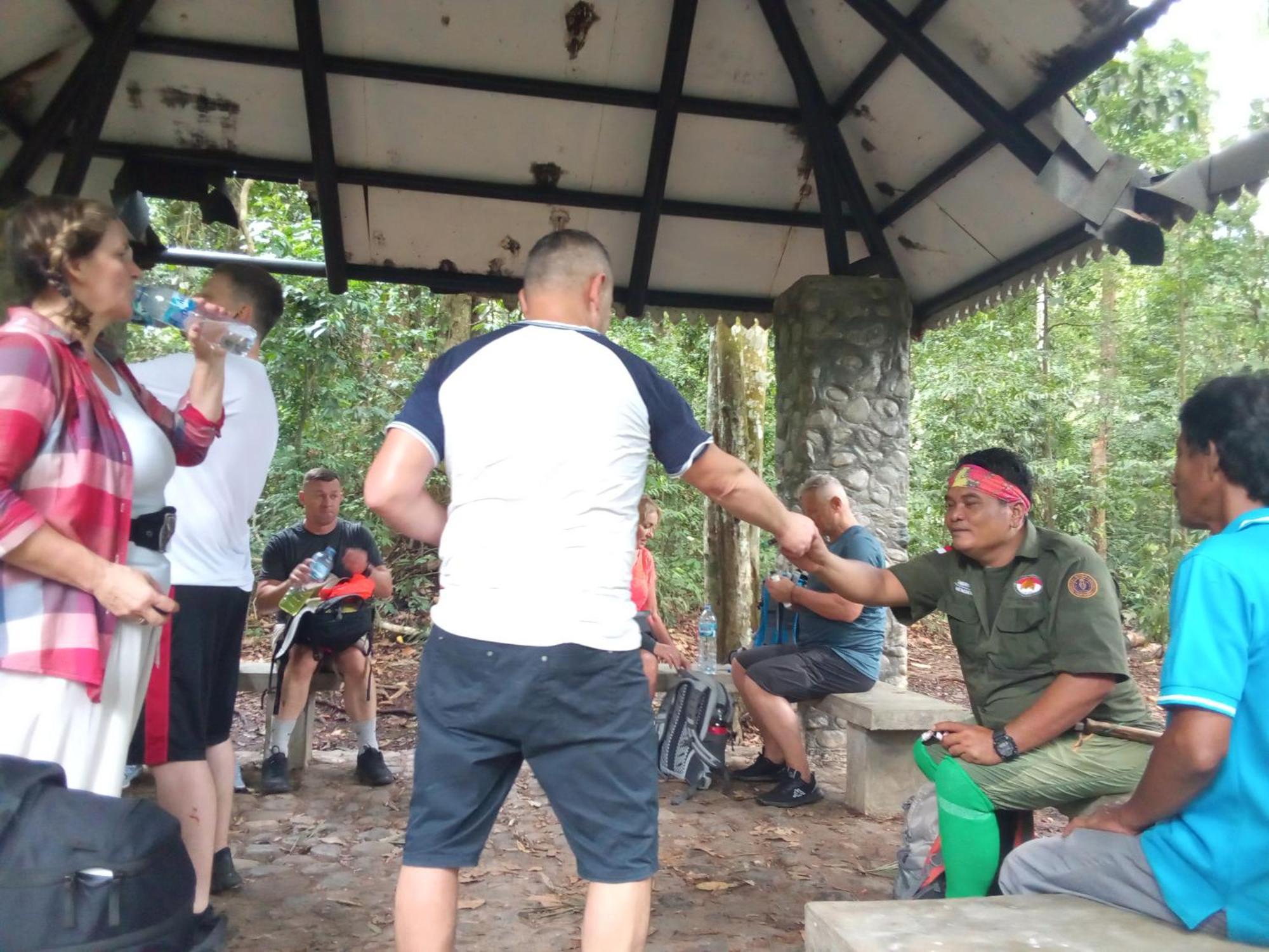Jungle Treking & Jungle Tour If You Want To Stay Here,You Must Book Treking Only With Us Bukit Lawang Exterior photo