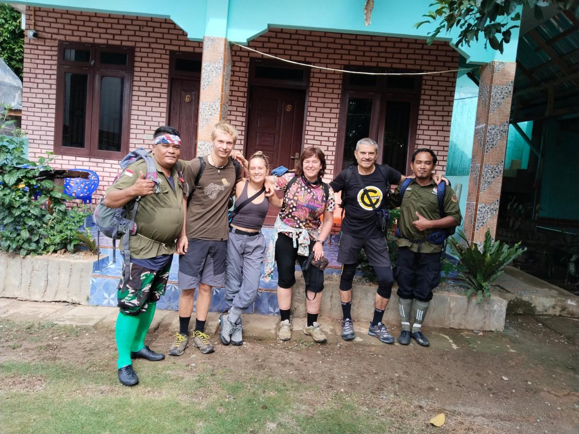 Jungle Treking & Jungle Tour If You Want To Stay Here,You Must Book Treking Only With Us Bukit Lawang Exterior photo